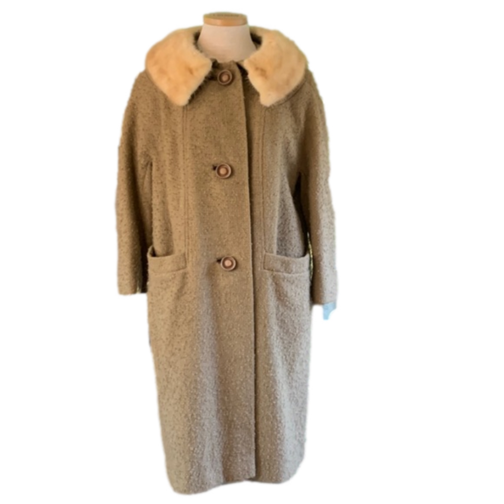VINTAGE Jackie O style coat with mink collar size large.